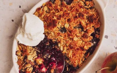 JUICY BLUEBERRY CRUMBLE