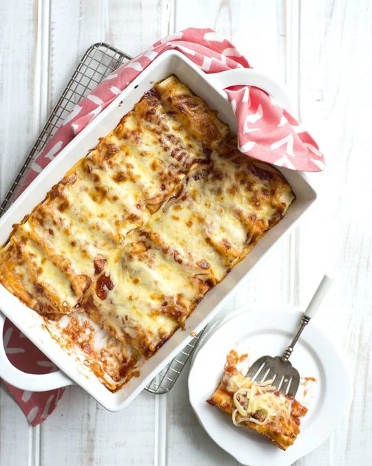 LASAGNE ROLL UPS w/ BEERENBERG AUSTRALIAN TOMATO SAUCE